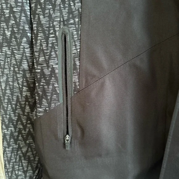 The North Face Women's Black Utility Jacket - Picture 2 of 4